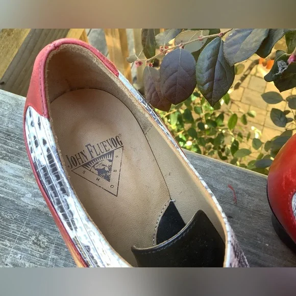 JOHN VLUEVOG SIZE 8 woman 
Original included - Picture 2 of 8